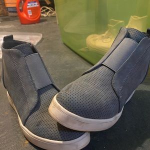 Women’s wedge sneakers